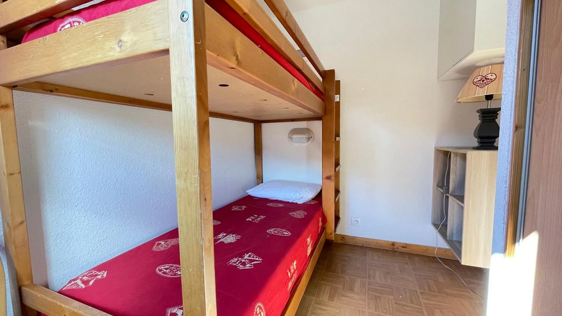 Appartement 2 Chambres Au Pied Des Pistes Avec Piscine Interieure - Fr-1-505-226 弗吕梅