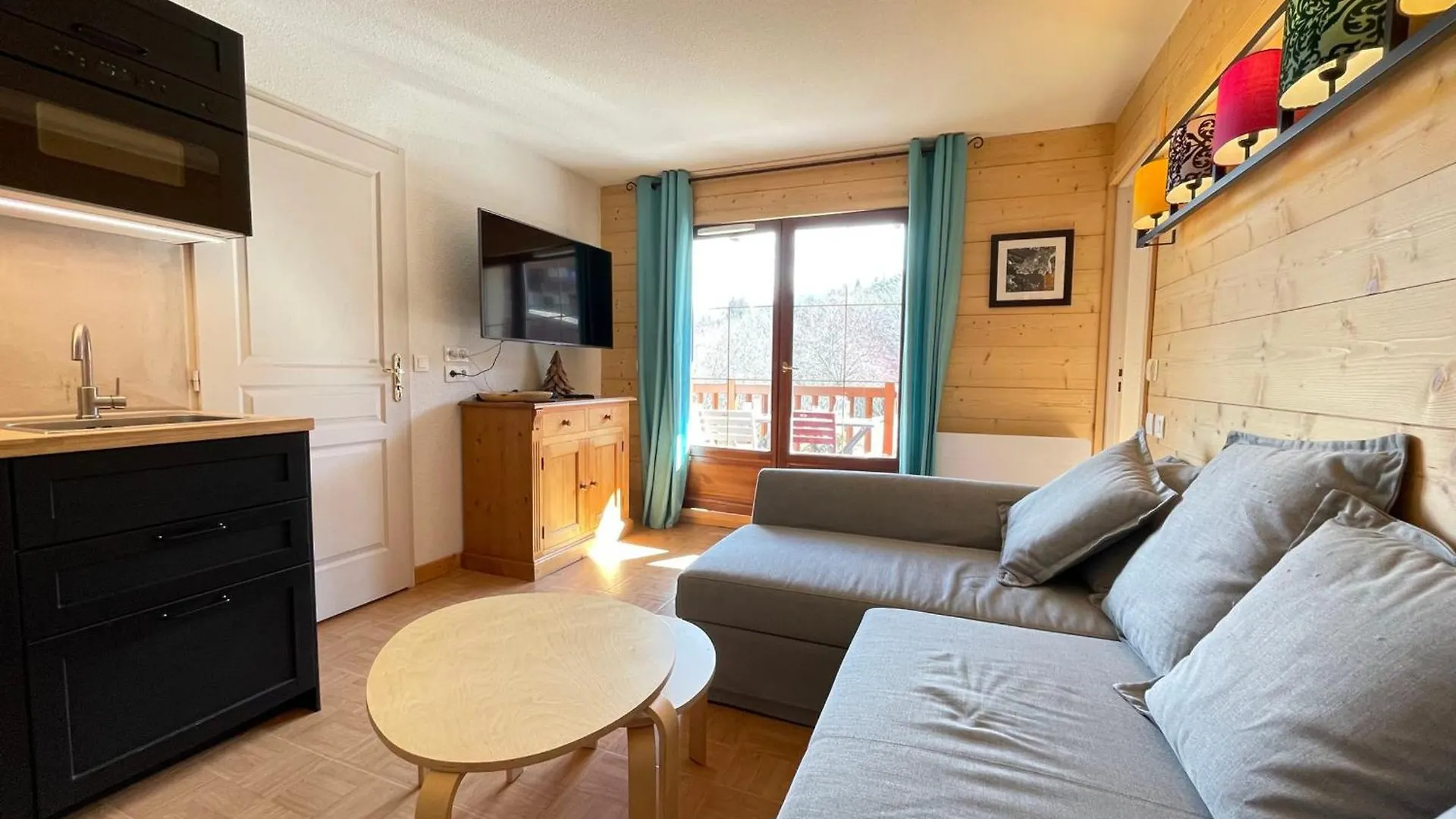 Appartement 2 Chambres Au Pied Des Pistes Avec Piscine Interieure - Fr-1-505-226 Flumet